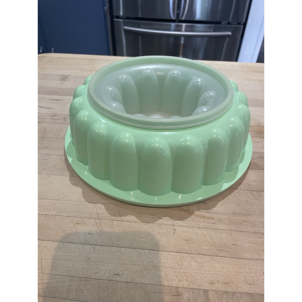 Vintage Tupperware 3 Pc Mint Green Round Jello Gelatin Mold With Lid